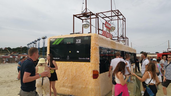 Schrottreif? Keineswegs – Hier sind alte Niag-Busse im Einsatz