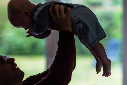 Treppengitter, Schränke, Steckdosen: So wird das Haus sicher für ein Kleinkind