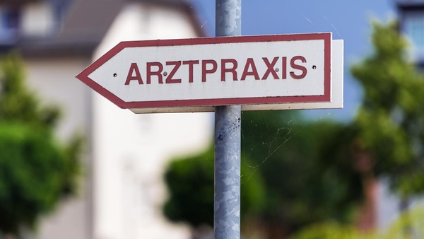 Dinslaken: Polizeieinsatz nach Rangelei in einer Arztpraxis - das war der Grund