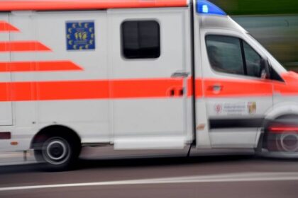 Gahlener Straße in Hünxe: Zwei Menschen bei Verkehrsunfall leicht verletzt