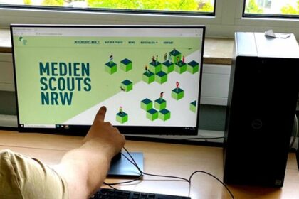 „Gegen Desinformation“ - doppelte Auszeichnung für Dinslakener Schule