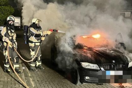 Halloween-Abend in Hünxe: Auto stand in Flammen