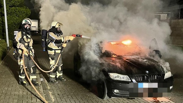 Halloween-Abend in Hünxe: Auto stand in Flammen