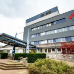 Knie- und Rückenschmerzen: Was hilft dagegen? Dinslakener Klinik informiert