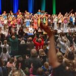 Konzert in Dinslaken: Dribbelfreudige Geigen und ein Elfmeter für den Kontrabass