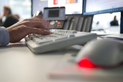 Kreispolizei Wesel warnt vor falschen Geschäftspartnern: „Überweisen Sie sofort“