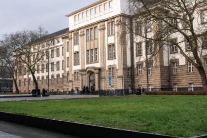 Mann (48) soll in Hiesfeld Frauen attackiert und bedroht haben