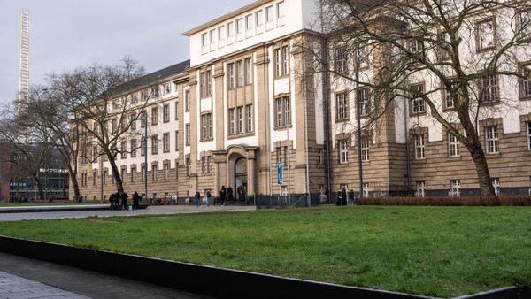 Mann (48) soll in Hiesfeld Frauen attackiert und bedroht haben