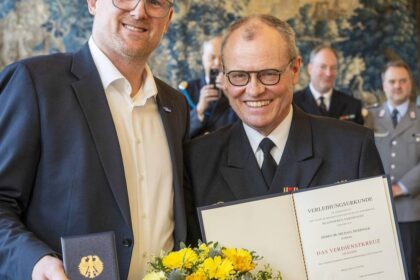 Michael Heidinger geehrt: Dinslakens ehemaliger Bürgermeister erhält Bundesverdienstkreuz