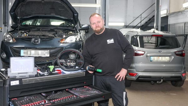 Neue Kfz-Werkstatt in Voerde: Kai Lehmann erfüllt sich seinen „Lebenstraum“
