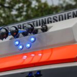 Notfall in Voerde: Mann in Garage unter Auto eingeklemmt