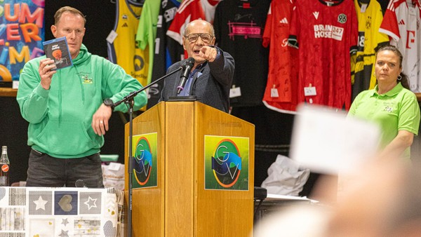 „Steiger dich rein“: Rekordsumme bei Benefiz-Aktion für krebskranke Kinder