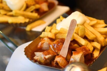 Tote Insekten, schimmelige Behälter: Zahlreiche Mängel bei Dinslakener Imbiss