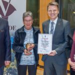 Voerder Vogel überreicht: Das ist der Preisträger der „Fetten Henne“