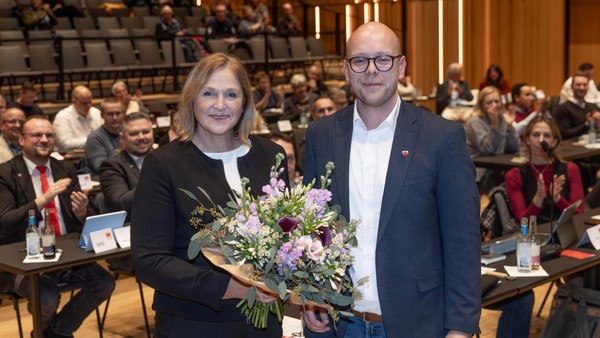 Abschied von Dinslakens Ex-Bürgermeisterin: Wessen Geschenk sie ausschlägt