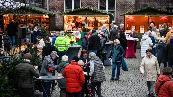 Alle Geschenke besorgt? Was Advent an der Burg in Dinslaken zu bieten hat