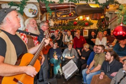 Das hat Tradition in Dinslaken: „Folk am Fierten“ - Jetzt kann Weihnachten kommen