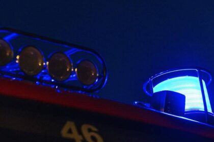 Feuerwehr Dinslaken im Einsatz: Waldboden durch Öl verschmutzt – Behörde greift ein