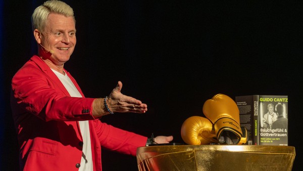 „Hitler oder Höcke?“: So war der erste Auftritt von Guido Cantz in Dinslaken