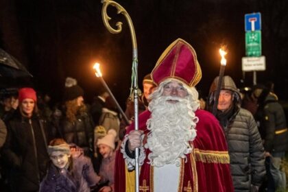 Hünxe: Nikolausumzug in Krudenburg begeistert 350 Besucher