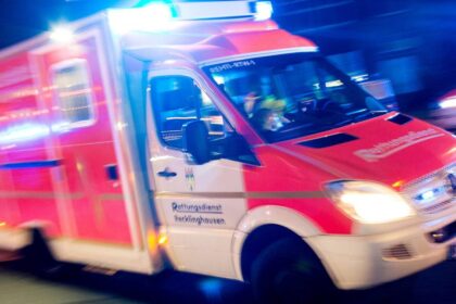 In der Nacht vom 25. auf den 26. Dezember: A 3 stundenlang dicht – Zwölf Verletzte in vier Pkw bei Unfall im Bereich Dinslaken