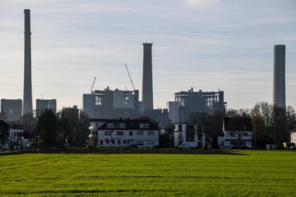 Kraftwerk Voerde: Kamin wird kurz vor Weihnachten gesprengt – das sind die Infos