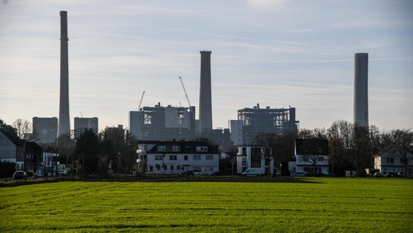 Kraftwerk Voerde: Kamin wird kurz vor Weihnachten gesprengt – das sind die Infos