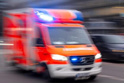 Krankenkassen blockieren: Zahlen Patienten künftig für den Rettungswagen?