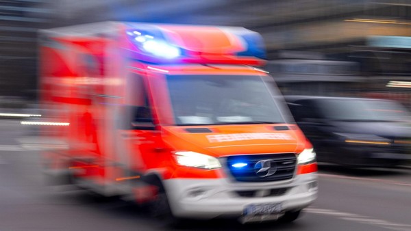 Krankenkassen blockieren: Zahlen Patienten künftig für den Rettungswagen?