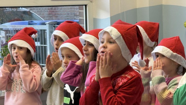 „Meine Lieblingsjahreszeit“: Kita-Kinder in Wesel fiebern Weihnachten entgegen