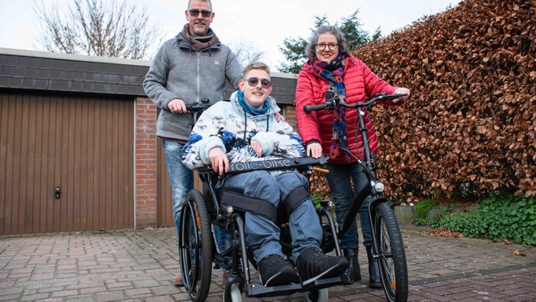 Nach Spendenaktion in Hünxe: Weihnachtsfreude über neues Rad bei Familie Klemp