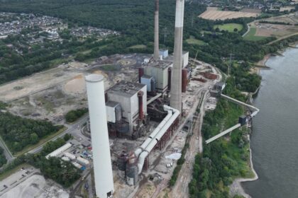 Noch vor Weihnachten: Der Schornstein des Kraftwerks Voerde wird gesprengt