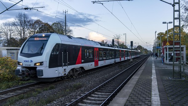 RE19 Oberhausen – Emmerich: Massive Probleme auf der Niederrhein-Strecke