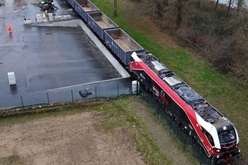Richtung Industriepark Bucholtwelmen: Der erste Zug ist gefahren – weitere folgen