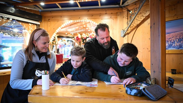 Schaustellerfamilie aus Dinslaken: Hausaufgaben in der Glühweinpyramide