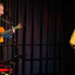 Skurrile Weihnachtsfeier in Dinslaken mit Ruhrpottcharme: „Wir schenken uns nix“