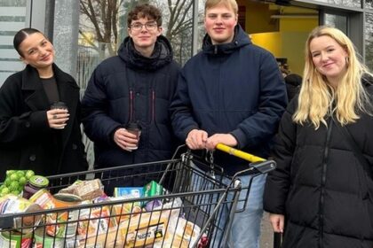 Soli-Aktion: Jusos Dinslaken sammeln kistenweise Spenden für Bedürftige