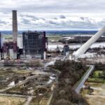 Spektakuläre Kamin-Sprengung am Kraftwerk Voerde: Das sind die besten Bilder