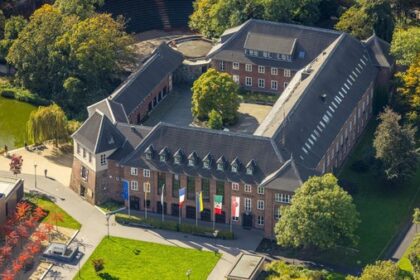 Stadtverwaltung Dinslaken macht Weihnachtspause: Welche Bereiche betroffen sind