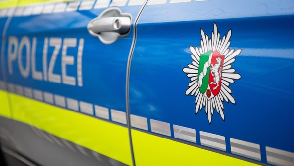 Unfall in Hünxe: E-Scooter-Fahrerin (16) stürzt – Autofahrer fährt weiter