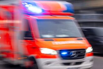 Verkehrsunfall in Hünxe: Radfahrer stirbt nach Zusammenstoß mit Auto