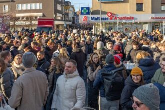 Weihnachts-Frühschoppen in Dinslaken: Straße erstmals gesperrt - so war‘s