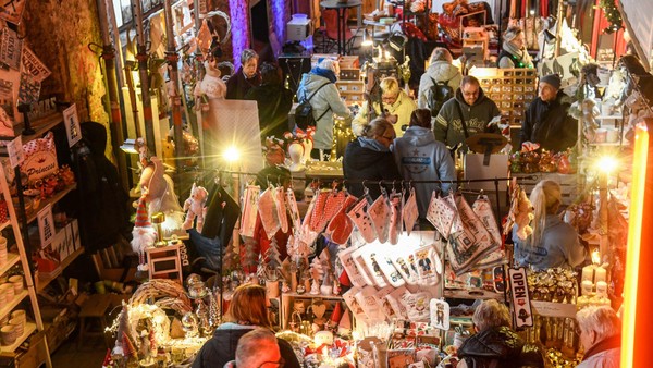 Weihnachtsmarkt in der Zechenwerkstatt Dinslaken ist gestartet - „ein Kleinod“