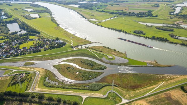 Zwei Wildfischer auf frischer Tat an der Emscher-Mündung ertappt