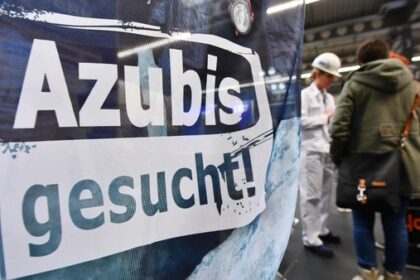 Auszubildende in Dinslaken: Zahlen sinken – aber eine Branche wächst