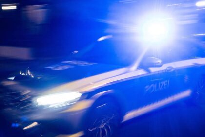 Diebstahl in Dinslaken: Zigarettenautomat aus Kiosk gestohlen