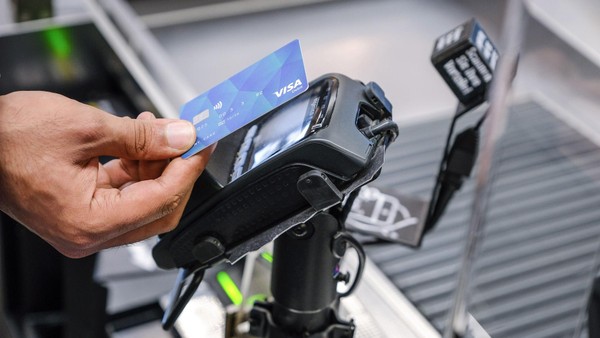 Dinslaken: Bezahlkarte für Flüchtlinge kommt jetzt doch – das ist der Grund