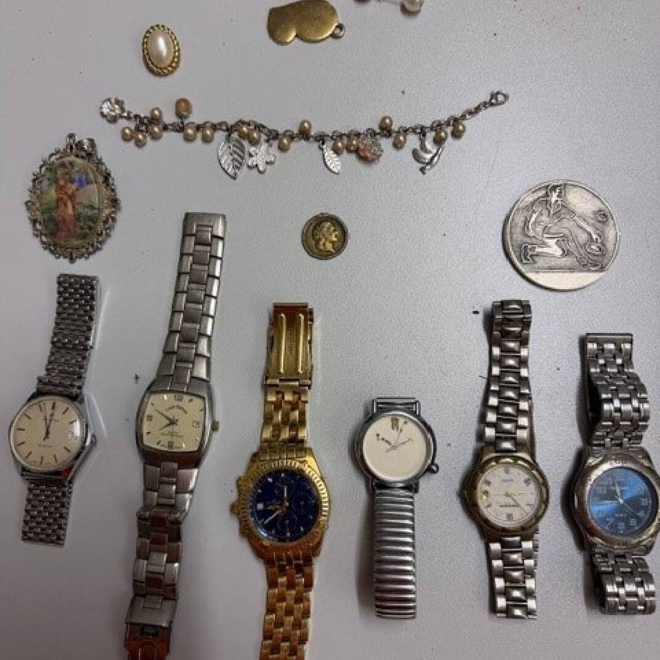 Eigentümer von gestohlenem Schmuck gesucht: Polizei erwischt Einbrecher – Richter erlässt Haftbefehl