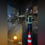 Einsatz für die Feuerwehr Dinslaken: Wasser sprudelte auf die Straße