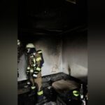 Feuerwehr löscht Brand in Voerder Mehrfamilienhaus: Wohnung unbewohnbar